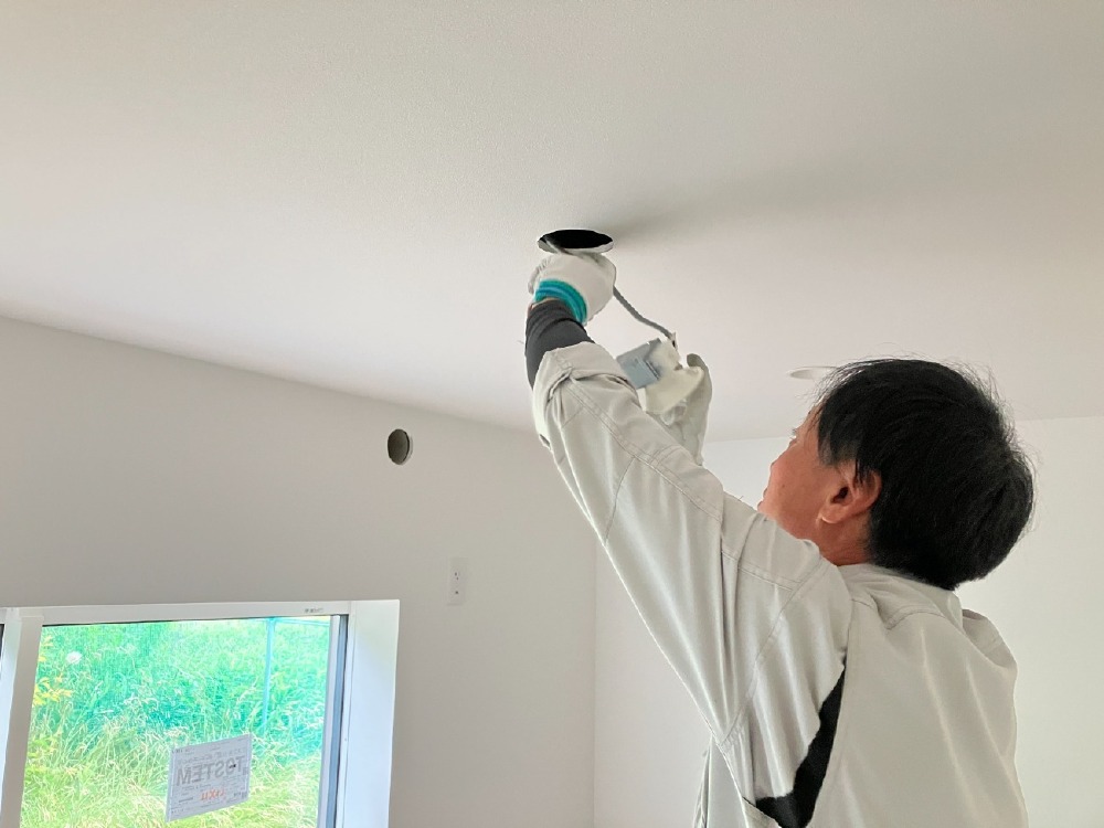 電気工事　ダウンライト取付け