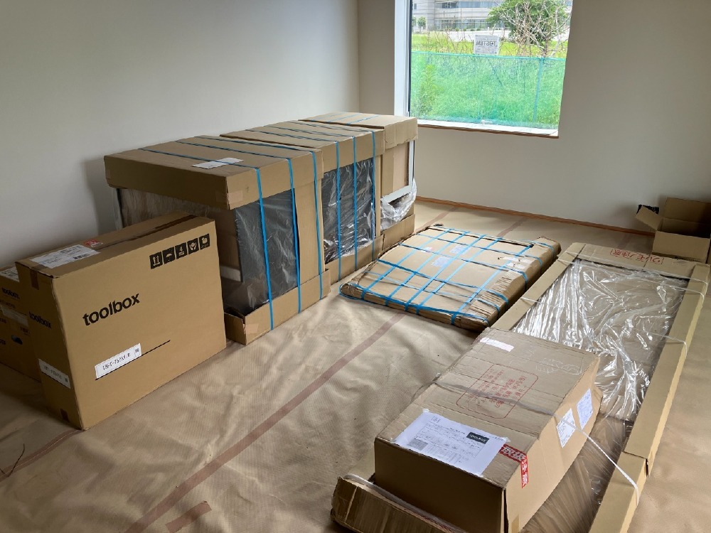 住設機器工事　キッチン材搬入完了