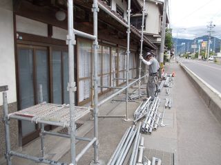 足場