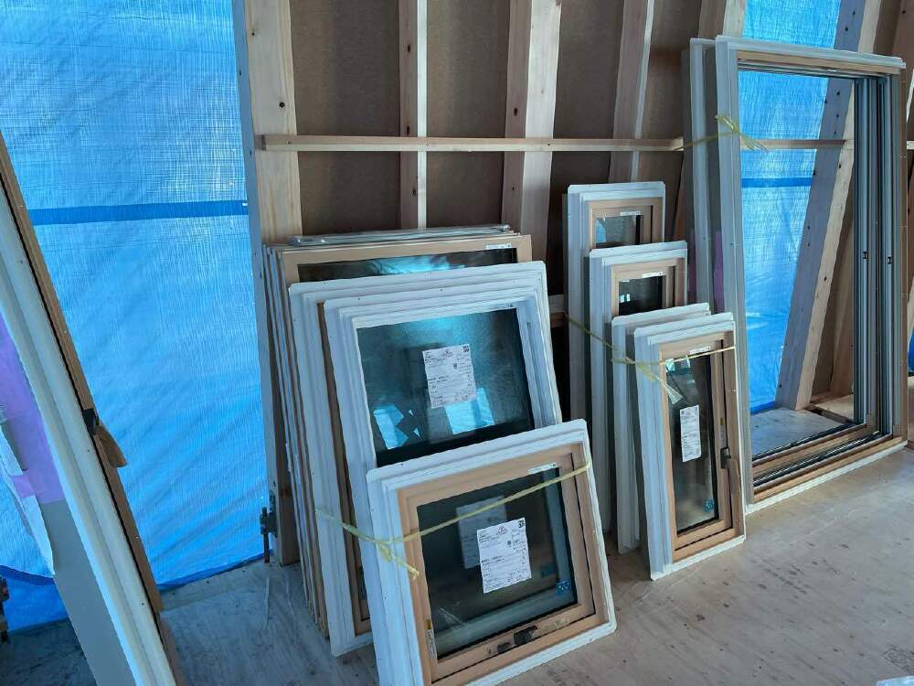鋼製建具搬入