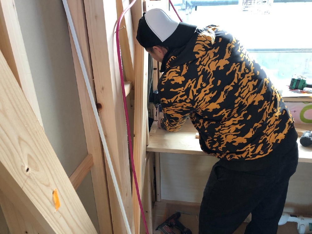 木工事　2階書斎造作家具設置