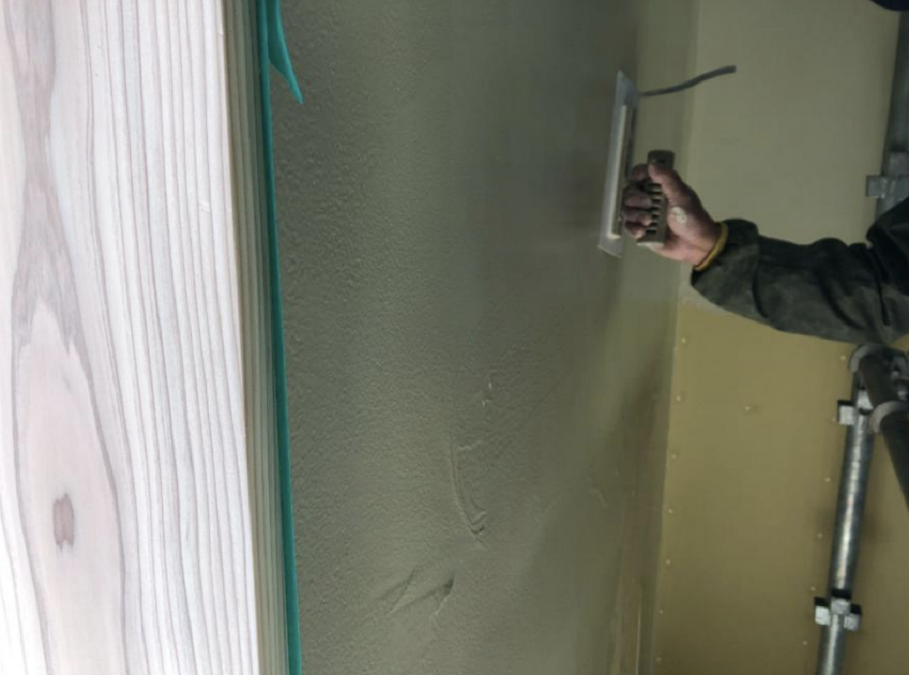 ダイニング壁 珪藻土塗り