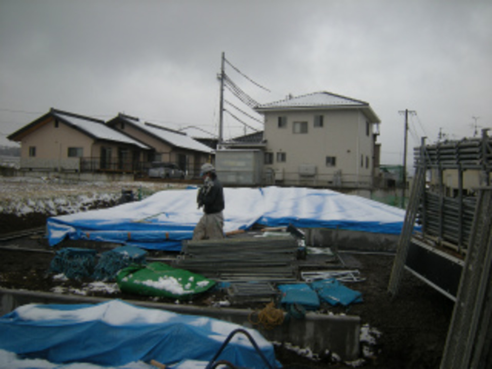 先行外部足場組です