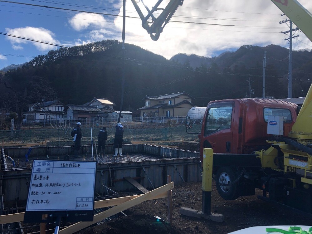 基礎工事　外周部立上りコンクリート打設